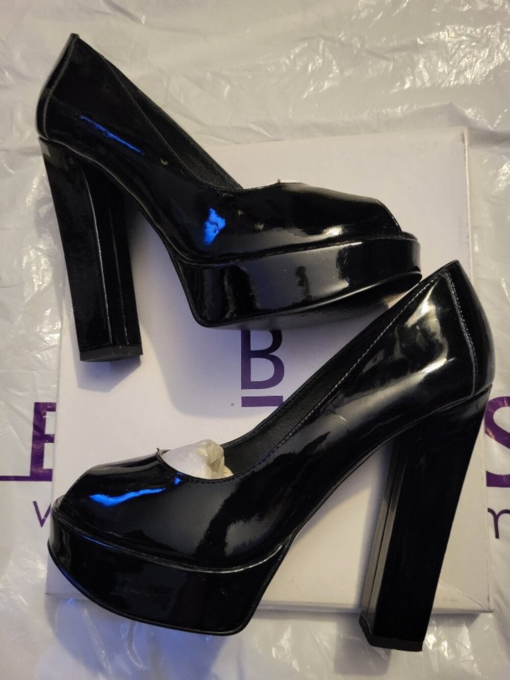 BAKERS BLACK PATENT LEATHER "CAROLYN" BLOCK HEEL PUMPS - SIZE 7 - NWT